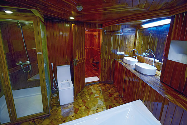 Ванная комната, яхта Iruvai