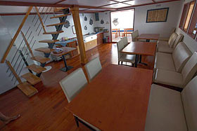 Яхта Keana, обеденный зал