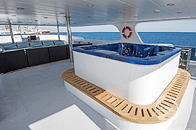 Яхта Maldives Aggressor II. Джакузи.