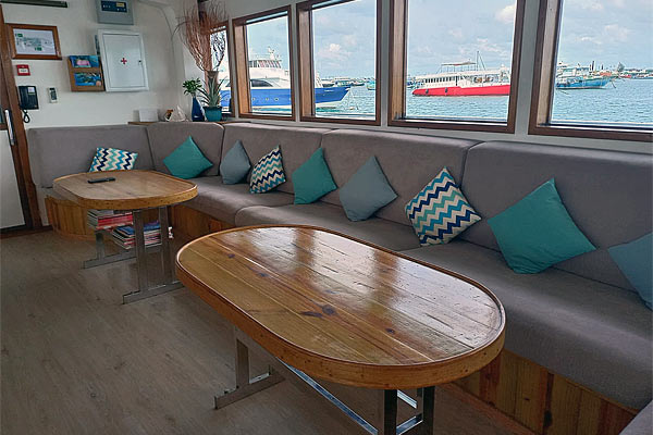 Салон на яхте Maldiviana