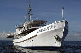 Дайвинг на Филиппинах: дайв-сафари на яхте Resolute