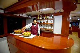 Яхта Galapagos Master: бар